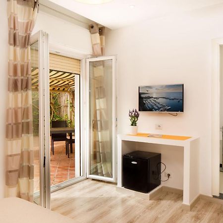 Sorrento Comfort Rooms Con Piscina מראה חיצוני תמונה