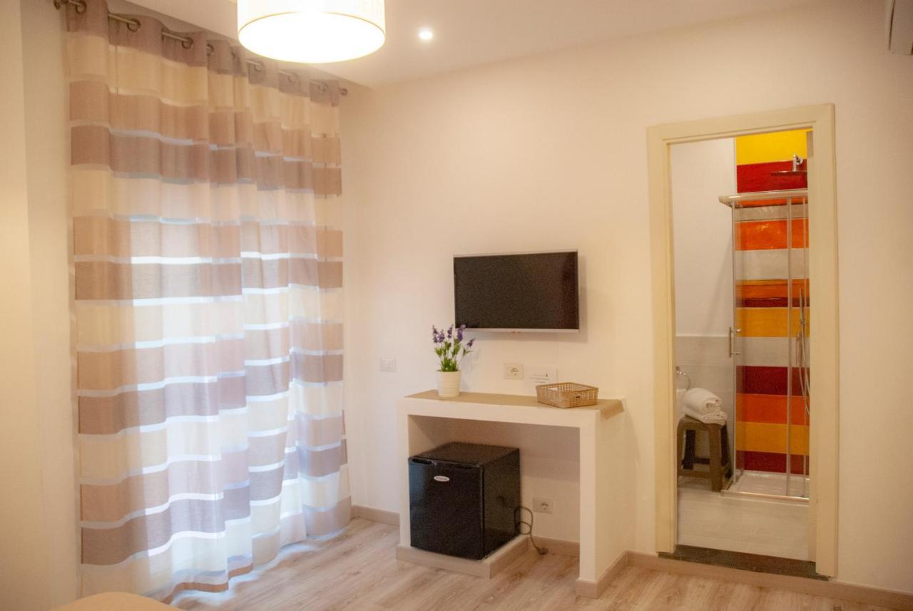 Sorrento Comfort Rooms Con Piscina מראה חיצוני תמונה