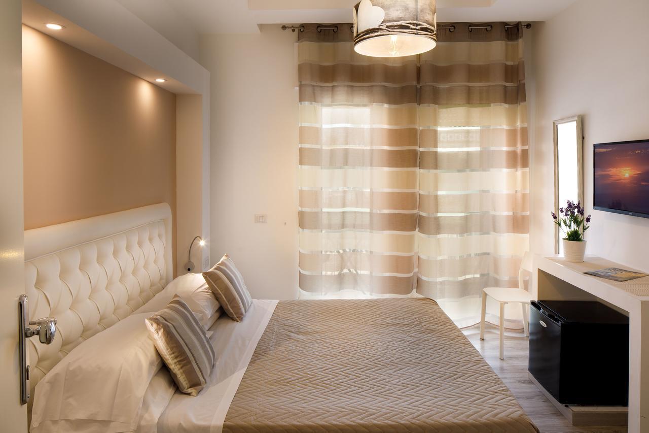 Sorrento Comfort Rooms Con Piscina מראה חיצוני תמונה